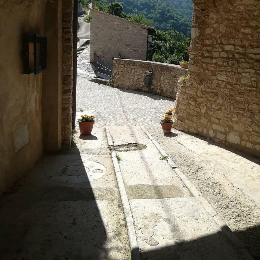 Le Case Dell'Arco - Monte San Vito Scheggino Luaran gambar