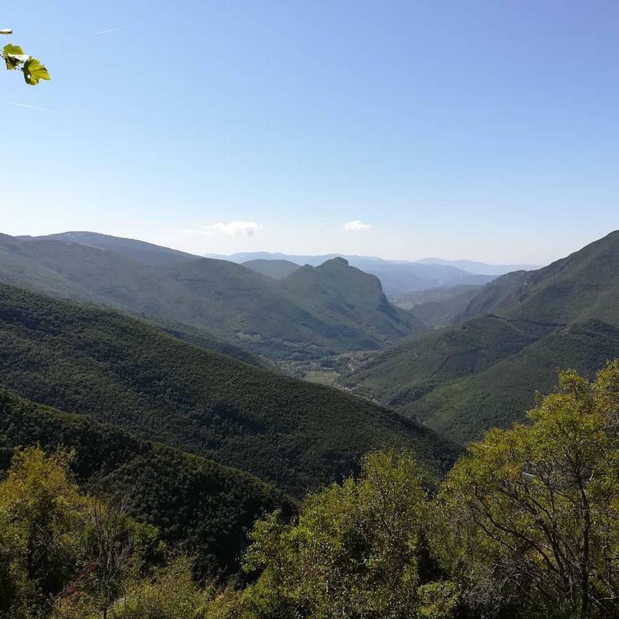 Le Case Dell'Arco - Monte San Vito Scheggino Luaran gambar